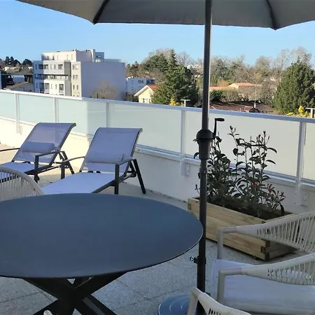 Lovely With Terrace And Parking Le Bouscat